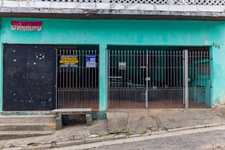 Casa à venda com 200m², 7 quartos e 2 vagas Casa à venda com 200m², 7 quartos e 2 vagasFachada