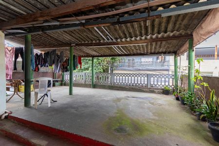 Casa à venda com 200m², 7 quartos e 2 vagas Casa à venda com 200m², 7 quartos e 2 vagasSacada