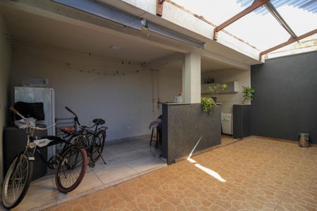 Casa para alugar com 140m², 3 quartos e 4 vagasQuintal