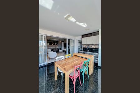 Apartamento à venda com 92m², 2 quartos e 2 vagasVaranda da Sala
