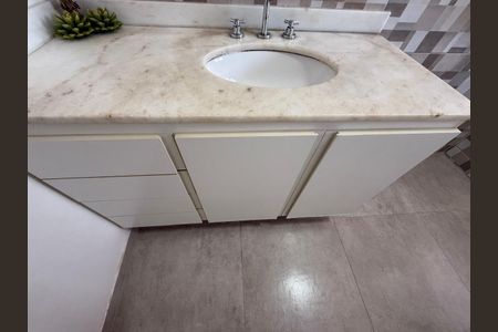 Apartamento à venda com 100m², 2 quartos e 1 vagaFoto 01