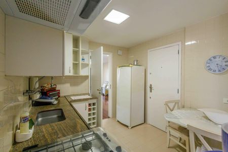 Apartamento à venda com 140m², 4 quartos e 2 vagasCozinha
