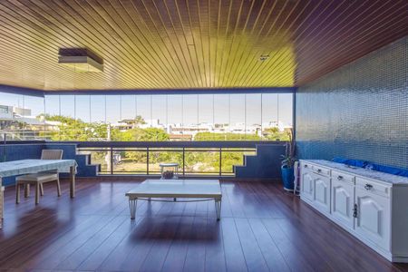 Apartamento à venda com 140m², 4 quartos e 2 vagasVaranda