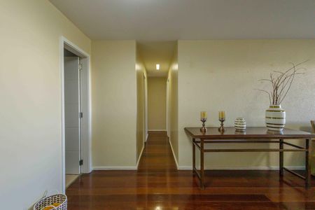 Apartamento à venda com 140m², 4 quartos e 2 vagasSala