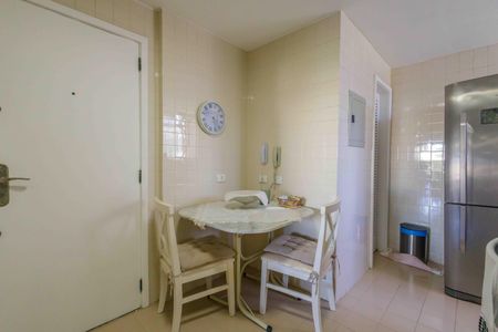 Apartamento à venda com 140m², 4 quartos e 2 vagasCozinha