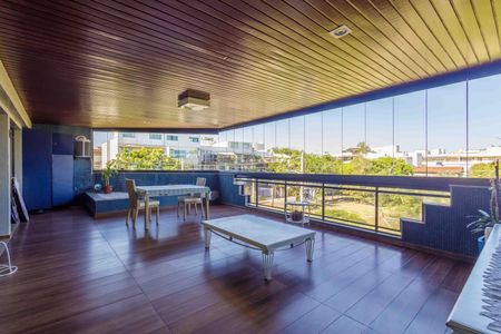 Apartamento à venda com 140m², 4 quartos e 2 vagasVaranda