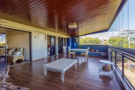 Apartamento à venda com 140m², 4 quartos e 2 vagasVaranda