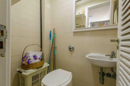 Apartamento à venda com 140m², 4 quartos e 2 vagasBanheiro de Serviço