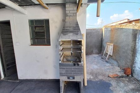 Casa para alugar com 119m², 2 quartos e 2 vagasDetalhe do Quintal