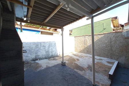 Casa para alugar com 119m², 2 quartos e 2 vagasQuintal