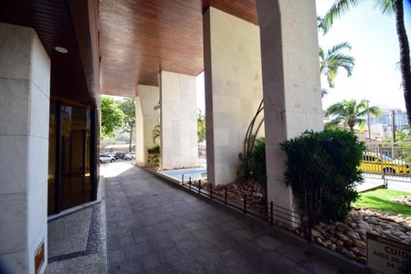 Apartamento à venda com 72m², 1 quarto e 1 vagaEntrada Social