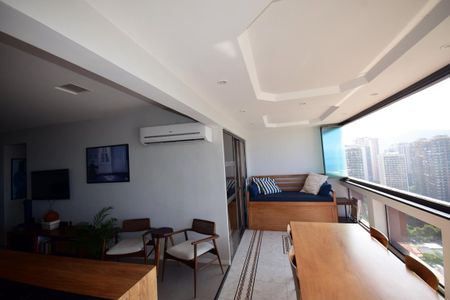 Apartamento à venda com 72m², 1 quarto e 1 vagaVaranda