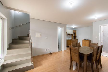 Casa de condomínio para alugar com 114m², 3 quartos e 2 vagas Casa de condomínio para alugar com 114m², 3 quartos e 2 vagasSala