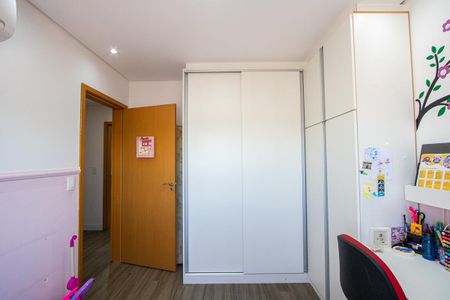 Apartamento à venda com 96m², 3 quartos e 2 vagasQuarto 