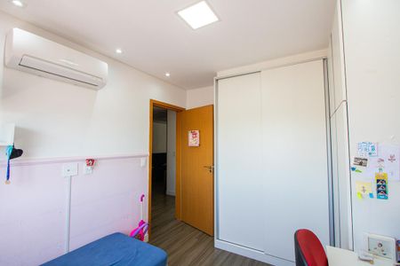 Apartamento à venda com 96m², 3 quartos e 2 vagasQuarto 