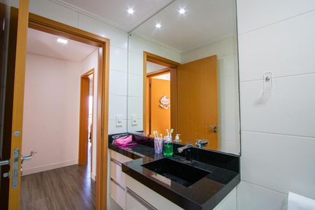 Apartamento à venda com 96m², 3 quartos e 2 vagasBanheiro social