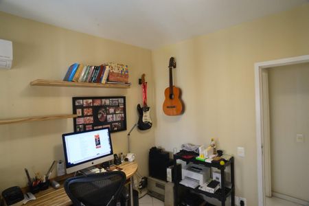 Apartamento à venda com 101m², 3 quartos e 1 vagaQuarto