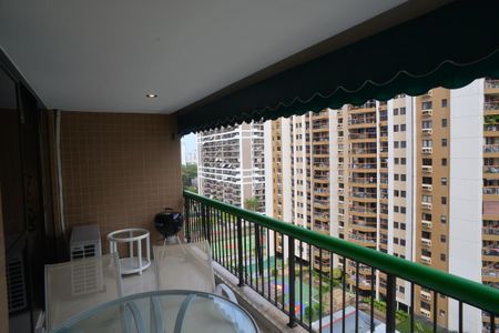 Varanda de apartamento à venda com 3 quartos, 101m² em Barra da Tijuca, Rio de Janeiro