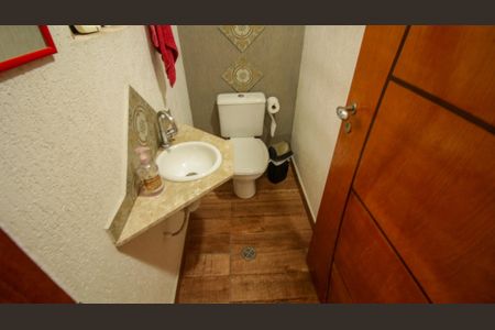 Casa à venda com 274m², 3 quartos e 5 vagas Casa à venda com 274m², 3 quartos e 5 vagasLavabo