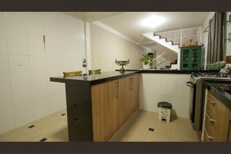 Casa à venda com 274m², 3 quartos e 5 vagas Casa à venda com 274m², 3 quartos e 5 vagasCozinha