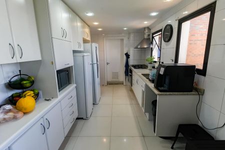 Apartamento à venda com 212m², 3 quartos e sem vagaCozinha 