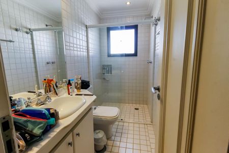 Apartamento à venda com 212m², 3 quartos e sem vagaBanheiro 