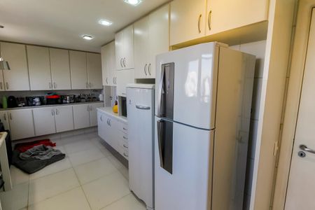 Apartamento à venda com 212m², 3 quartos e sem vagaCozinha 