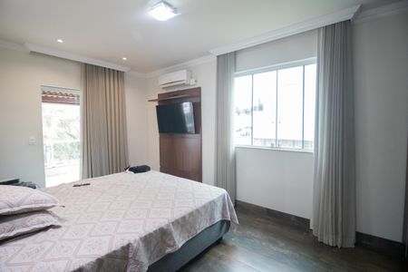 Casa à venda com 343m², 4 quartos e 3 vagasQuarto Suíte