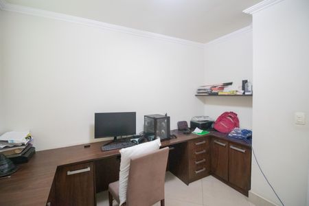 Casa à venda com 343m², 4 quartos e 3 vagasEscritório