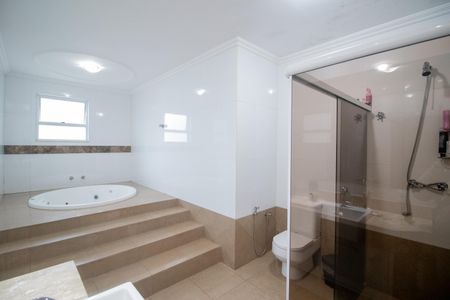 Casa à venda com 343m², 4 quartos e 3 vagasBanheiro da Suíte