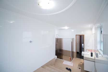 Casa à venda com 343m², 4 quartos e 3 vagasBanheiro da Suíte