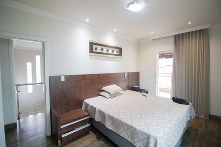 Casa à venda com 343m², 4 quartos e 3 vagasQuarto Suíte