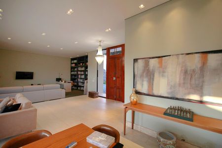 Casa de condomínio à venda com 500m², 3 quartos e 4 vagasSala