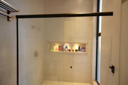 Casa de condomínio à venda com 500m², 3 quartos e 4 vagasBanheiro da Suíte 2