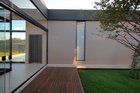 Casa de condomínio à venda com 500m², 3 quartos e 4 vagasJardim interno