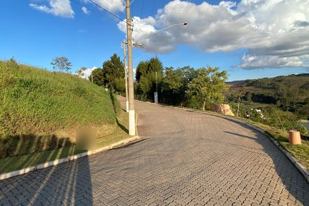 Casa de condomínio à venda com 500m², 3 quartos e 4 vagasEntrada