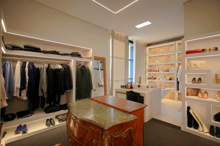 Casa de condomínio à venda com 500m², 3 quartos e 4 vagasCloset da Suíte master