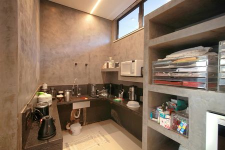 Casa de condomínio à venda com 500m², 3 quartos e 4 vagasCozinha apoio