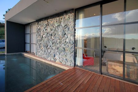 Casa de condomínio à venda com 500m², 3 quartos e 4 vagasVaranda da Suíte master