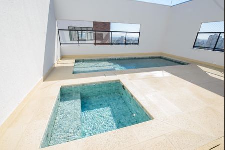 Apartamento para alugar com 116m², 3 quartos e 2 vagas Apartamento para alugar com 116m², 3 quartos e 2 vagasÁrea comum - Piscina