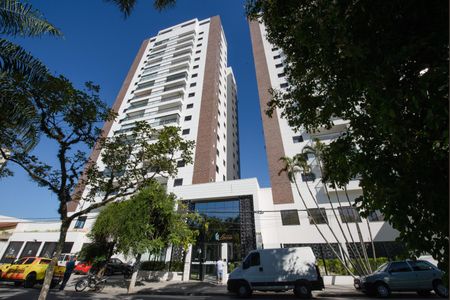 Apartamento para alugar com 116m², 3 quartos e 2 vagas Apartamento para alugar com 116m², 3 quartos e 2 vagasFachada