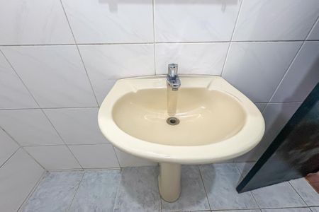 Casa à venda com 145m², 3 quartos e 2 vagasBanheiro