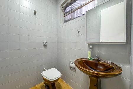 Casa à venda com 145m², 3 quartos e 2 vagasBanheiro de Serviço