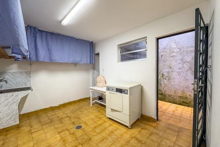 Casa à venda com 145m², 3 quartos e 2 vagasÁrea de Serviço