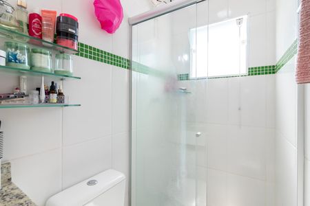 Casa de condomínio à venda com 80m², 2 quartos e 1 vagaBanheiro da Suíte 1