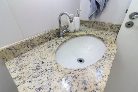 Casa de condomínio à venda com 80m², 2 quartos e 1 vagaBanheiro da Suíte 2