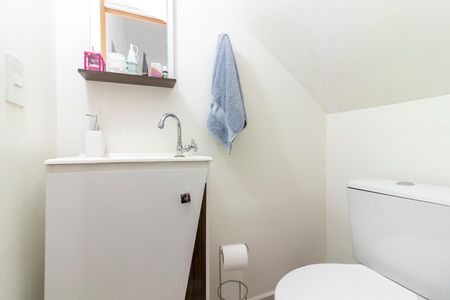 Casa de condomínio à venda com 80m², 2 quartos e 1 vagaLavabo