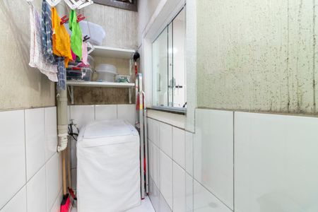 Casa de condomínio à venda com 80m², 2 quartos e 1 vagaÁrea de Serviço