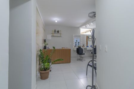 Casa à venda com 277m², 3 quartos e 3 vagas Casa à venda com 277m², 3 quartos e 3 vagasÁrea comum - Salão de beleza