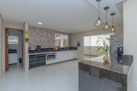 Casa à venda com 277m², 3 quartos e 3 vagas Casa à venda com 277m², 3 quartos e 3 vagasCozinha